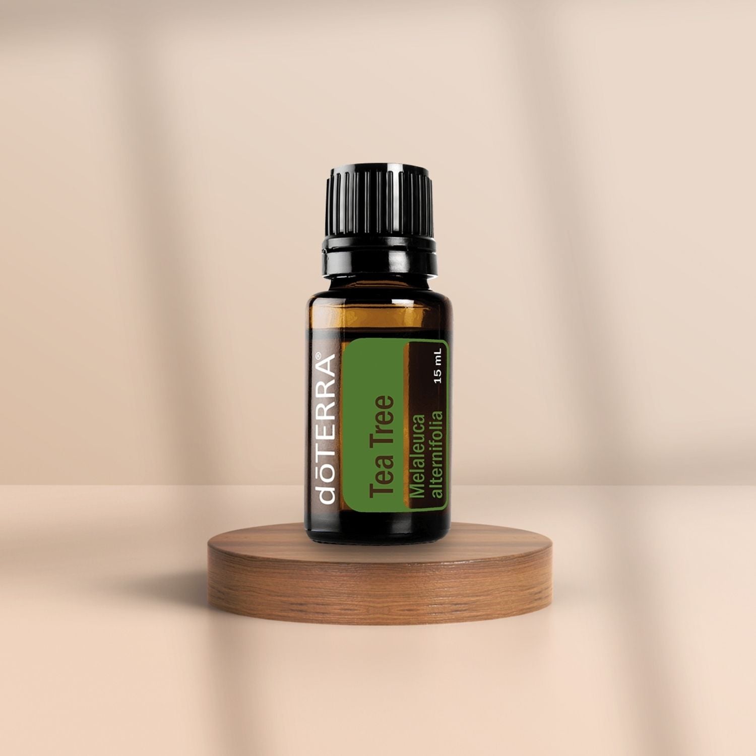 Braunglasflasche mit grünem Etikett von dōTERRA Teebaumöl (Melaleuca alternifolia), 15 ml – ätherisches Öl zur Hautpflege und Reinigung
